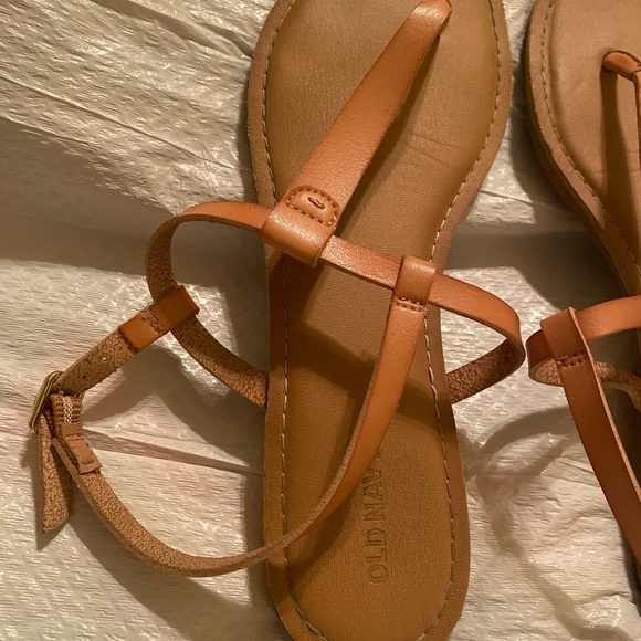 Sandals Old Navy Faux Leather Tan T-Strap - Picture 3 of 5